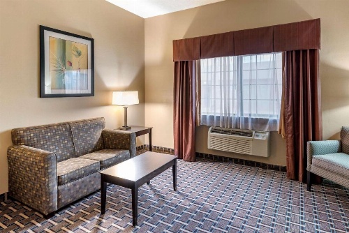 Comfort Suites image 14