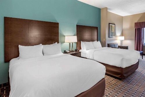 Comfort Suites image 15
