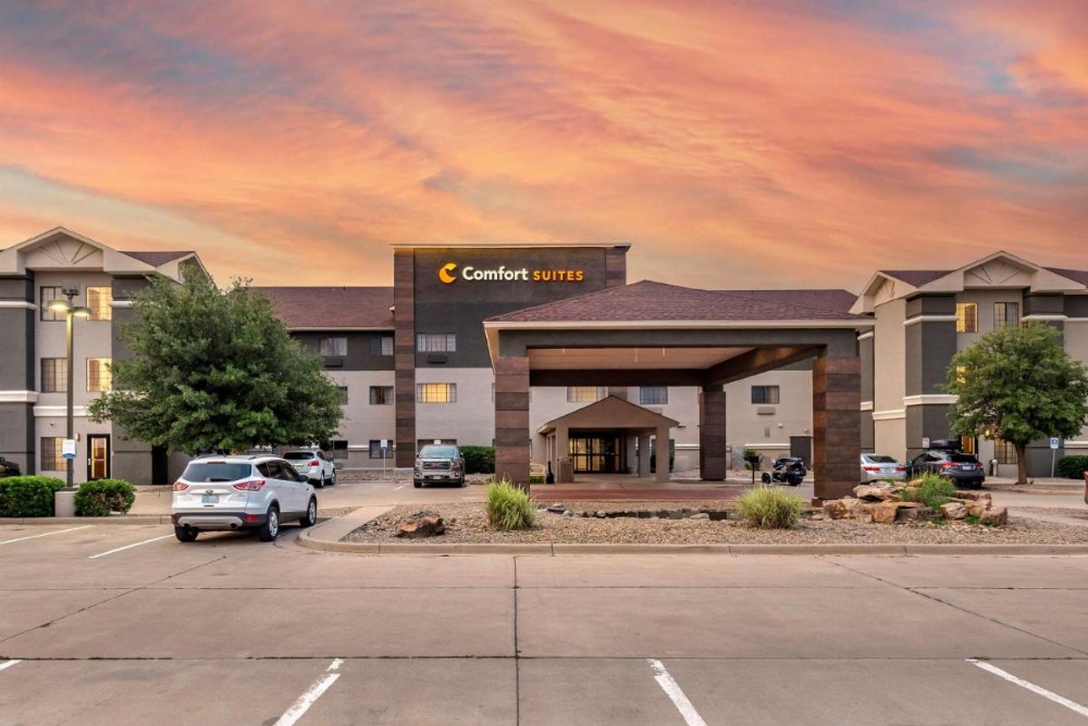 Comfort Suites Image 35