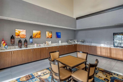 Comfort Suites image 9